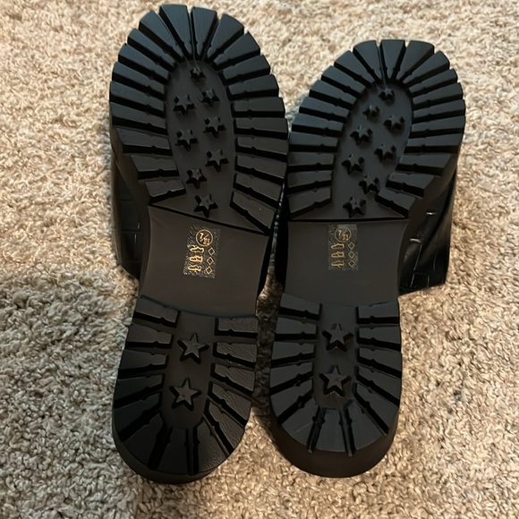 Dirty laundry slip on sz 7 black - Picture 3 of 3